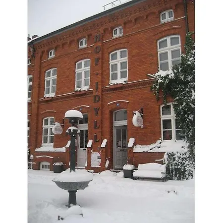 Courtyard Idyll *