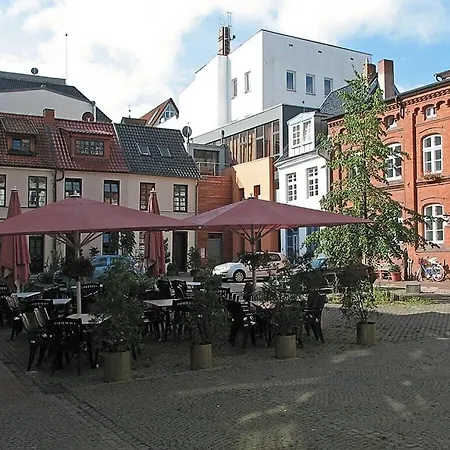 Nyaraló Courtyard Idyll *